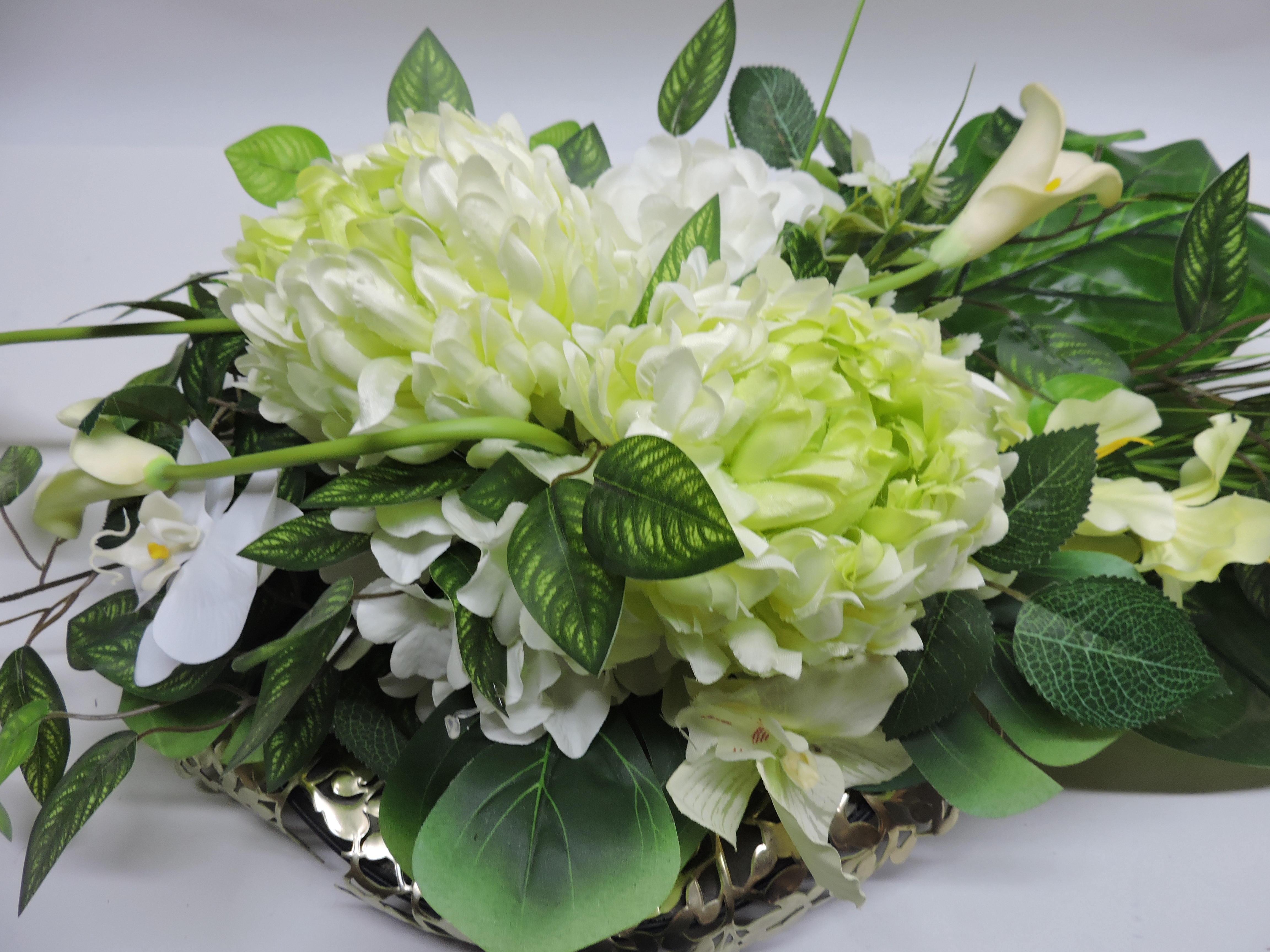 Stroik z Chryzantemą – Idealny Wybór na Wszystkich Świętych